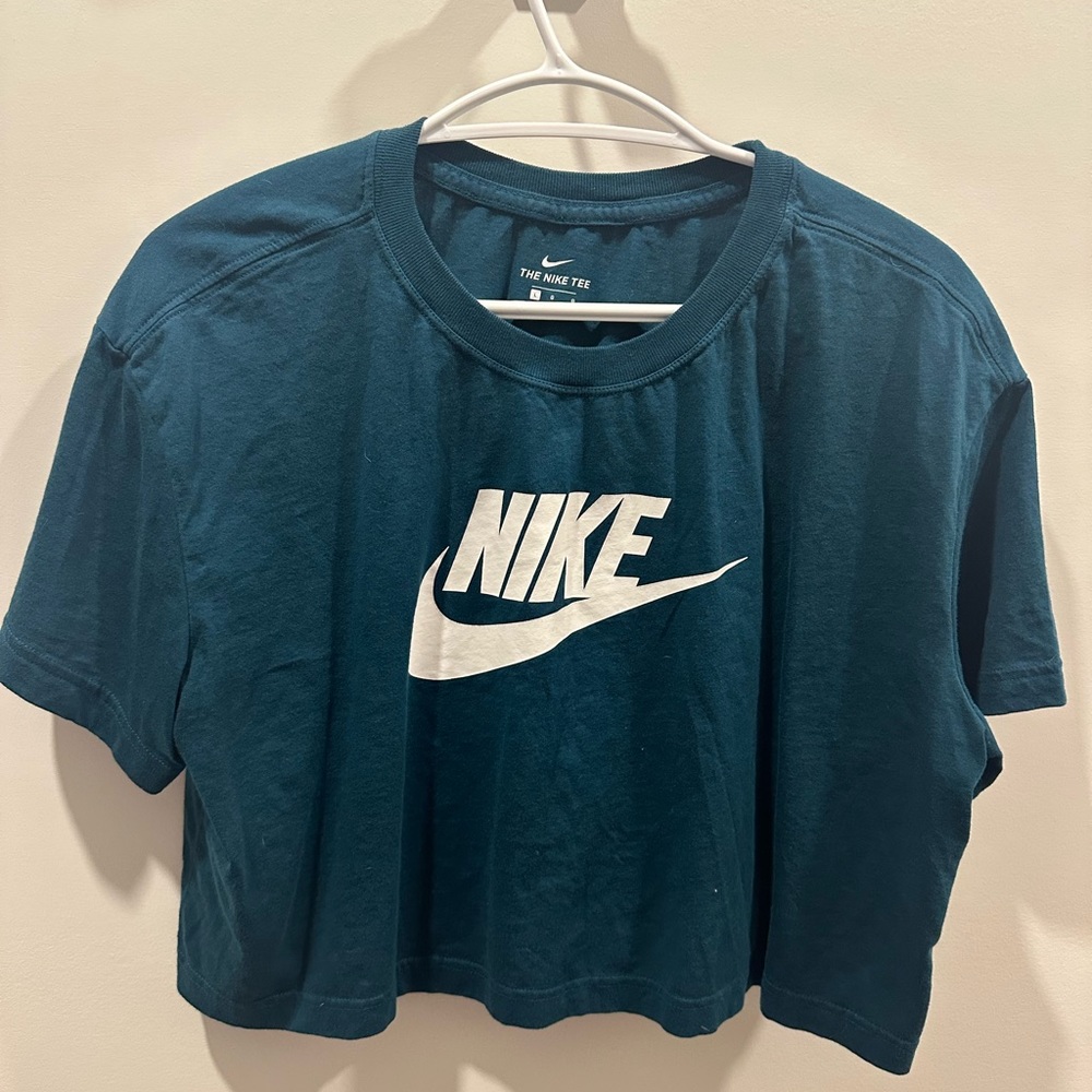 Nike Crop Shirt